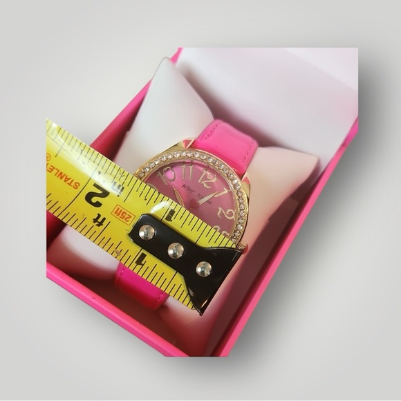 BETSEY JOHNSON Watch Floating Charms With Rhinestones & Pink Strap NWT Gothcore - Picture 4 of 4